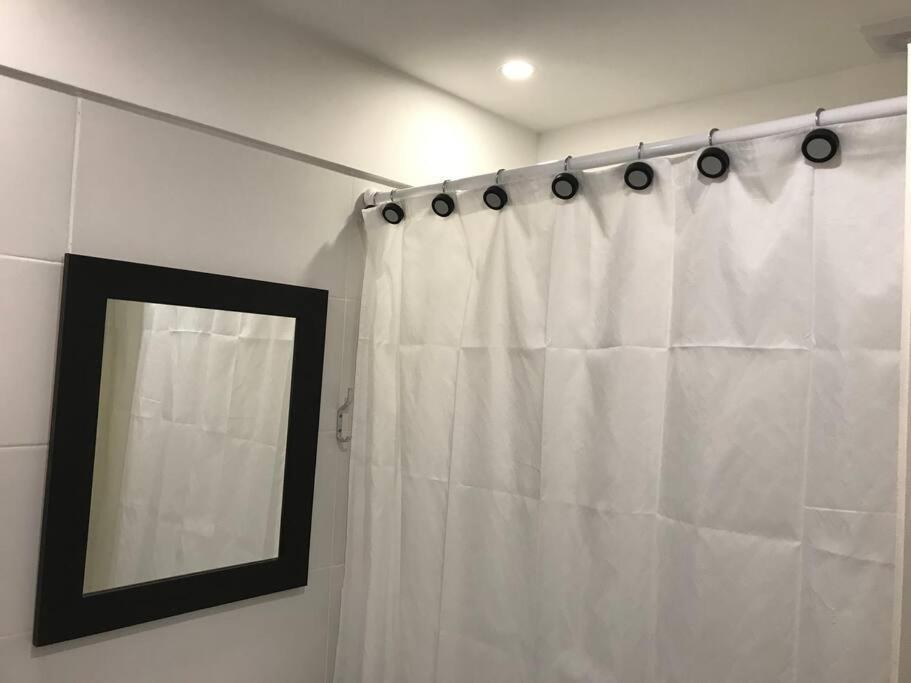 Suite In San Telmo Dormitorio En Suite Con Dos Banos Y Balcon A La Calle Buenos Aires Dış mekan fotoğraf