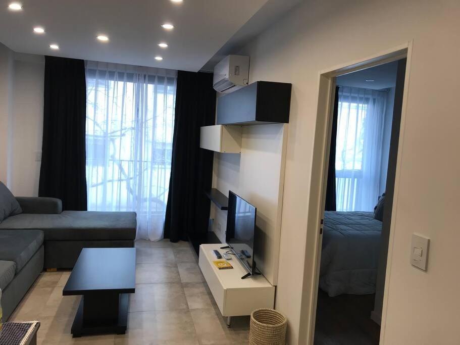 Suite In San Telmo Dormitorio En Suite Con Dos Banos Y Balcon A La Calle Buenos Aires Dış mekan fotoğraf