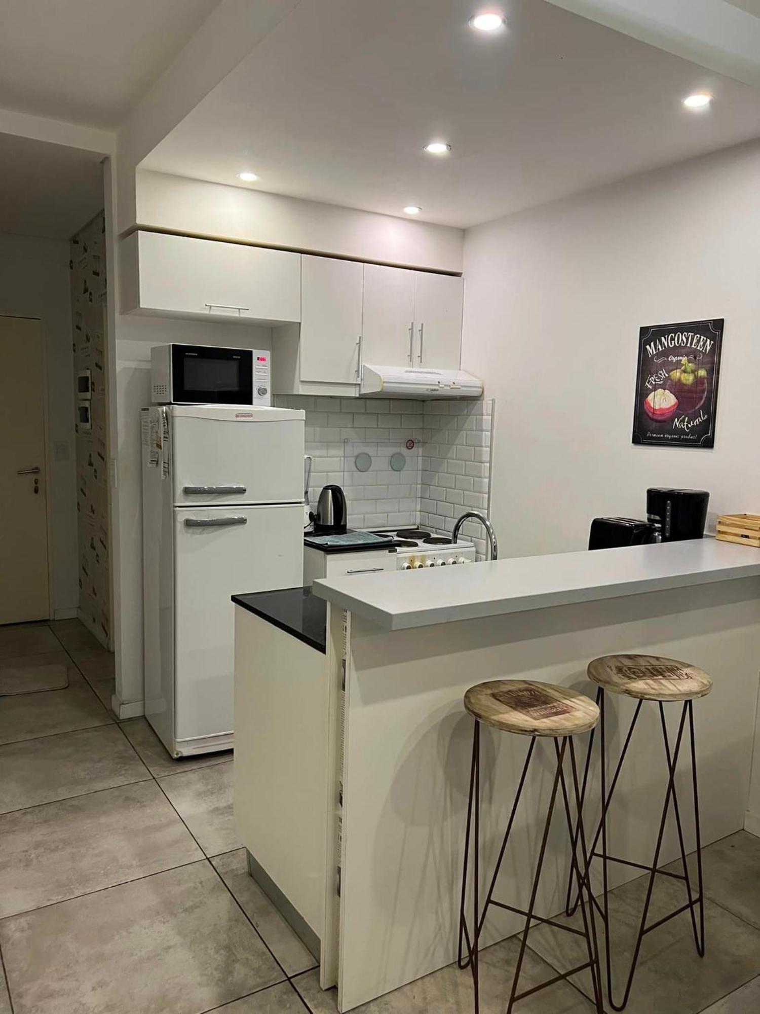 Suite In San Telmo Dormitorio En Suite Con Dos Banos Y Balcon A La Calle Buenos Aires Dış mekan fotoğraf